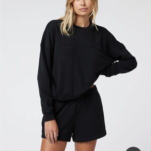 Bundle of 2 Vuori Sedona Sport Crew